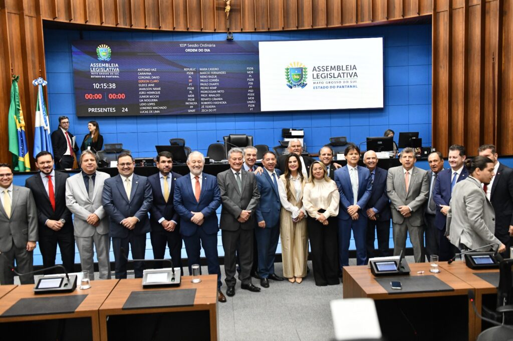 Por unanimidade, Paulo Corrêa é reeleito 1º secretário da Assembleia Legislativa