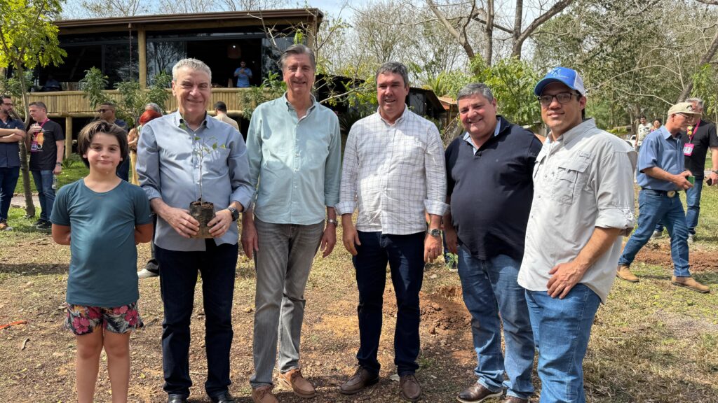 Em Bonito, Paulo Corrêa reforça compromisso com meio ambiente e destaca programa de pagamento por serviços ambientais Em Bonito, Paulo Corrêa reforça compromisso com meio ambiente e destaca programa de pagamento por serviços ambientais