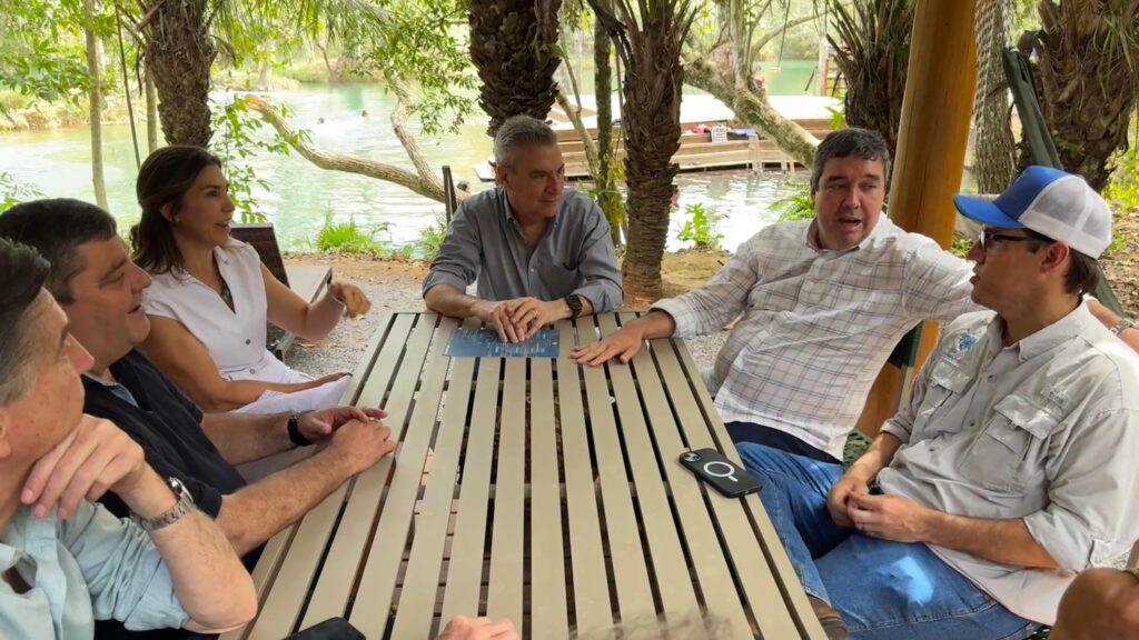 Em Bonito, Paulo Corrêa reforça compromisso com meio ambiente e destaca programa de pagamento por serviços ambientais Em Bonito, Paulo Corrêa reforça compromisso com meio ambiente e destaca programa de pagamento por serviços ambientais